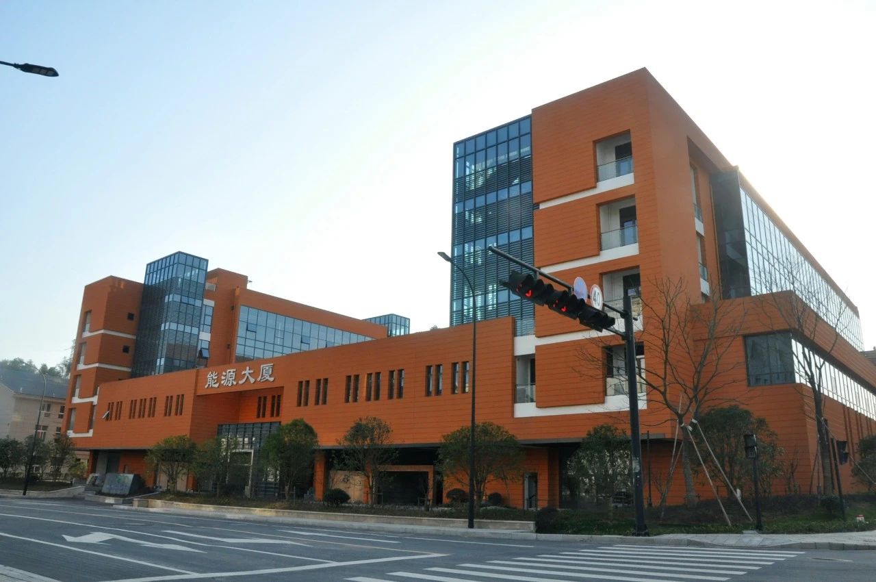 1754880845100328C371.jpg 10002.jpg